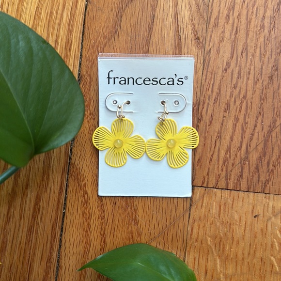 Francesca's Collections Jewelry - Floral earrings